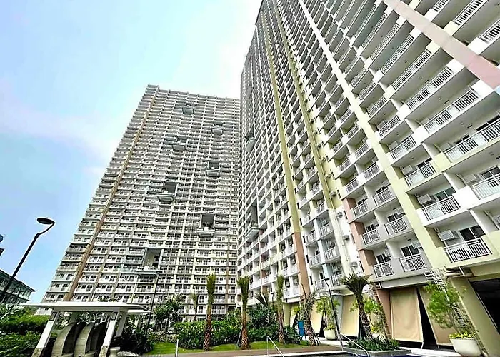 Отель 3 Bedroom Unit Near Cubao 4*