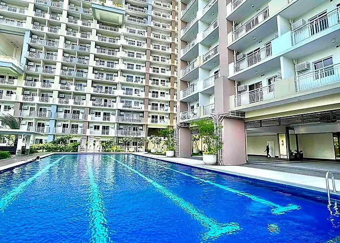 3 Bedroom Unit Near Cubao Отель