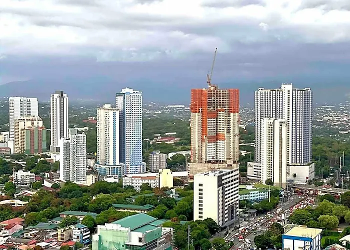 Отель 3 Bedroom Unit Near Cubao