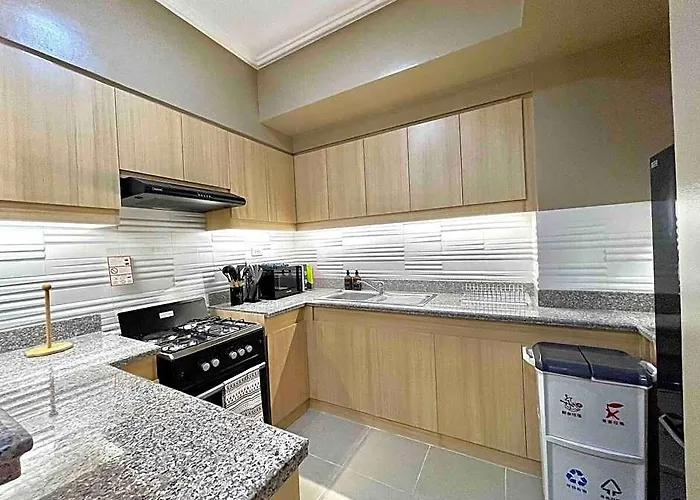 3 Bedroom Unit Near Cubao Отель 4*
