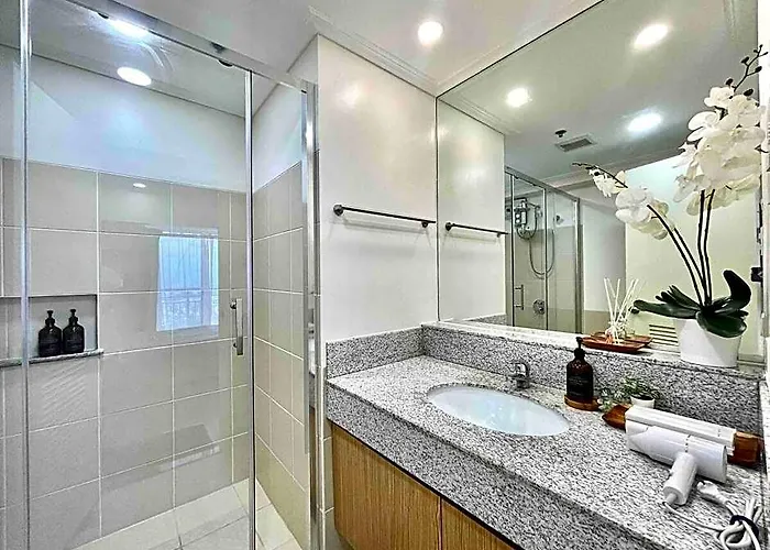 3 Bedroom Unit Near Cubao Отель 4*