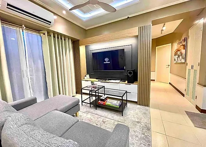 Отель 3 Bedroom Unit Near Cubao 4*